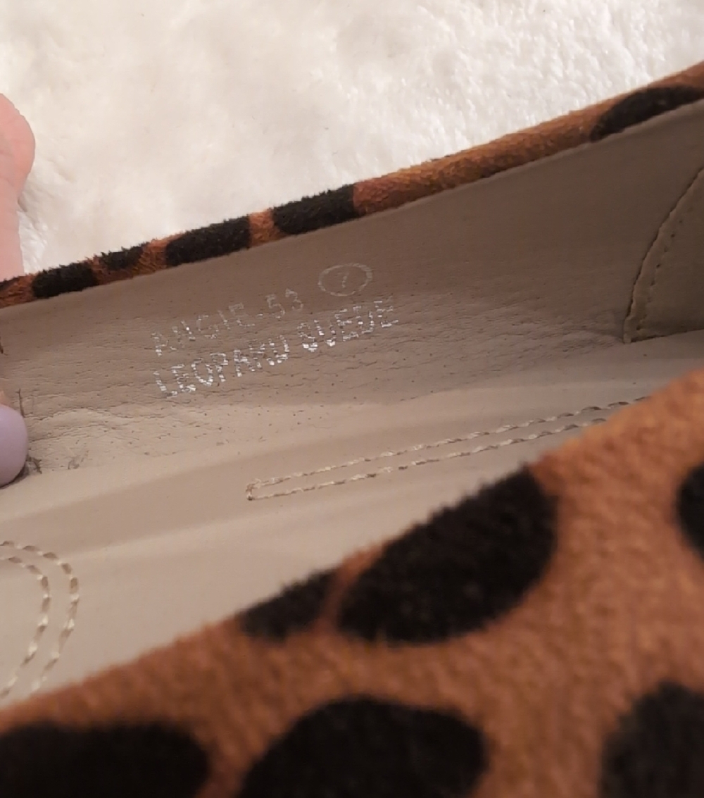 Leopard Print Pointed Toe Flats - Women's Size 7 - Picture 11 of 11